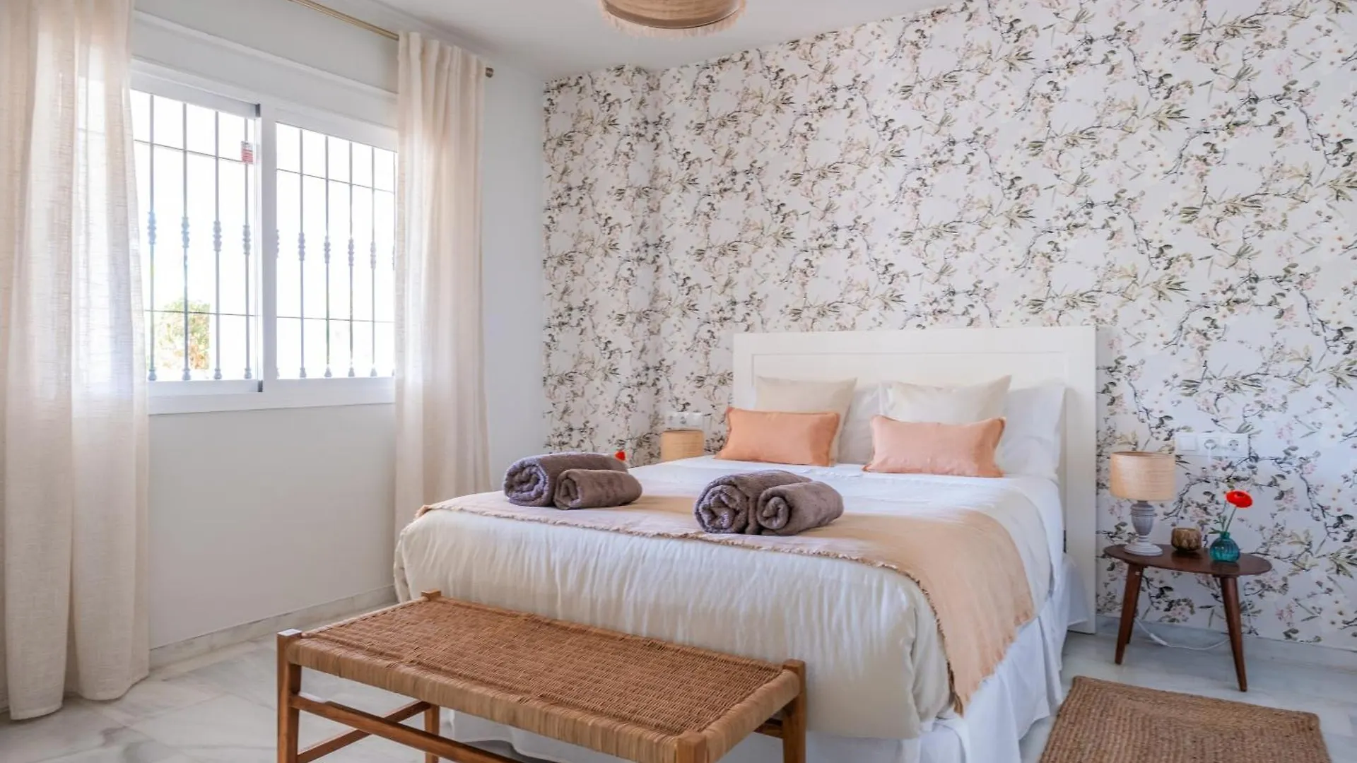 Apartamento Con Piscina. Los Naranjos De Marbella Apartman