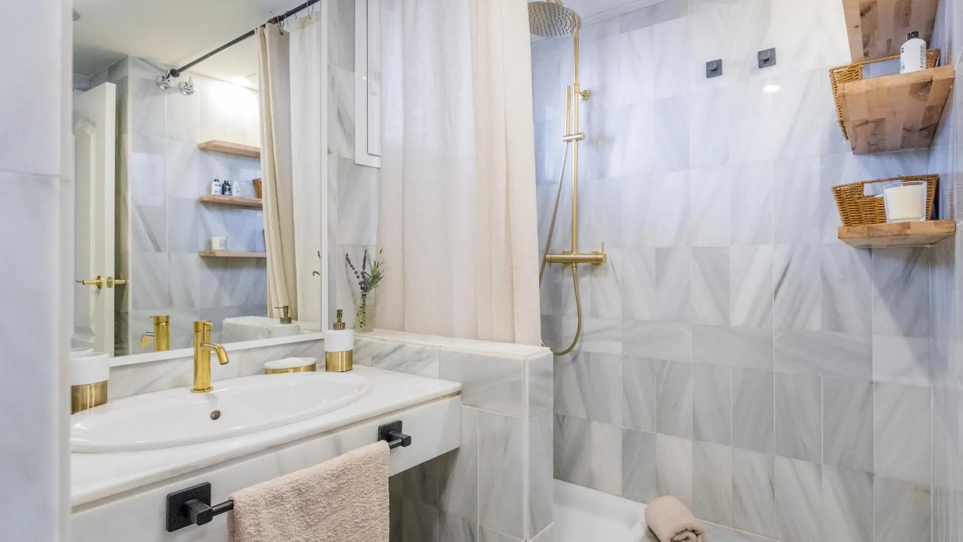 Apartamento Con Piscina. Los Naranjos De Marbella Apartman