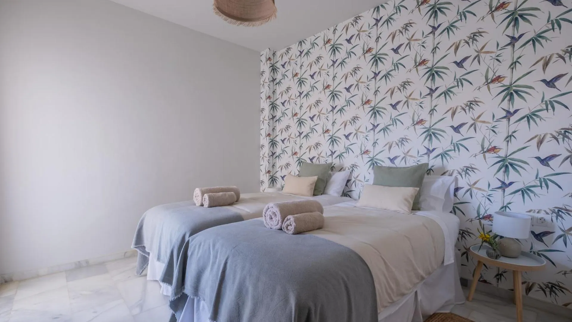 Apartamento Con Piscina. Los Naranjos De Marbella 0*,  Spanyolország