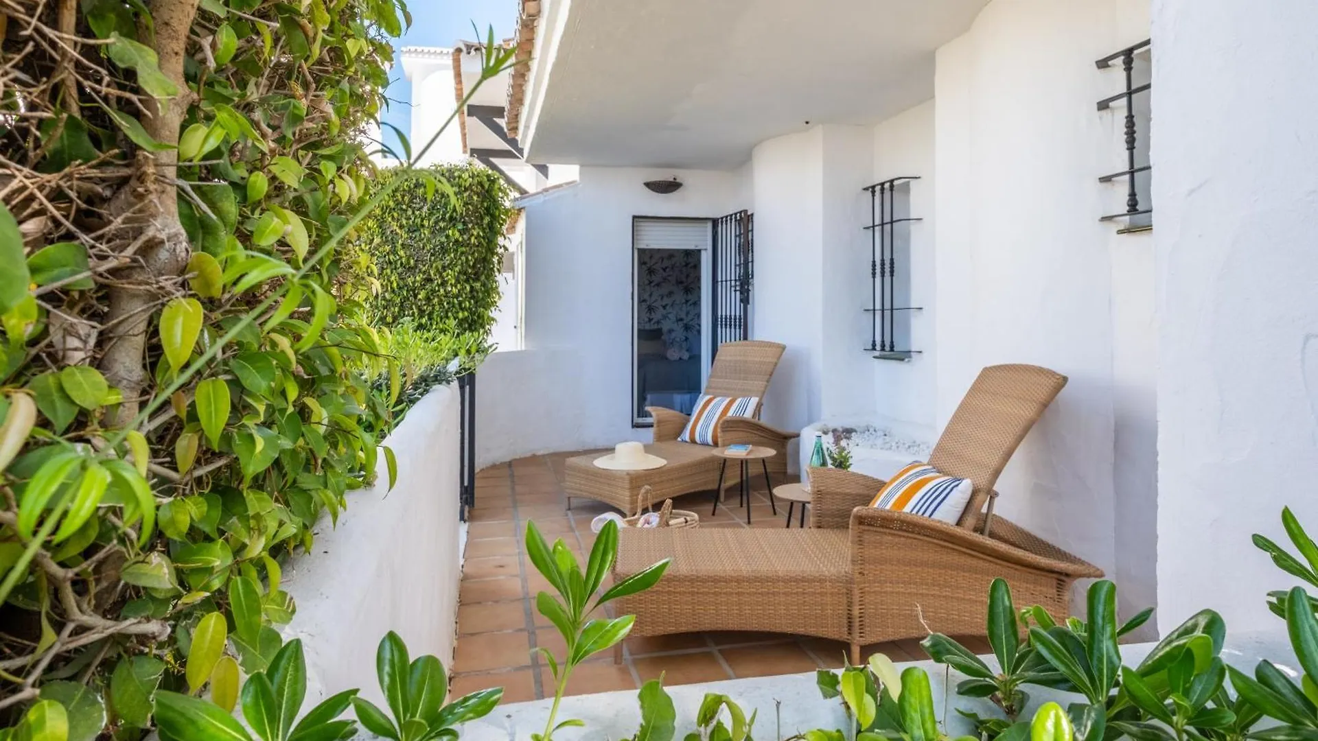 Apartamento Con Piscina. Los Naranjos De Marbella 0*,  Spanyolország