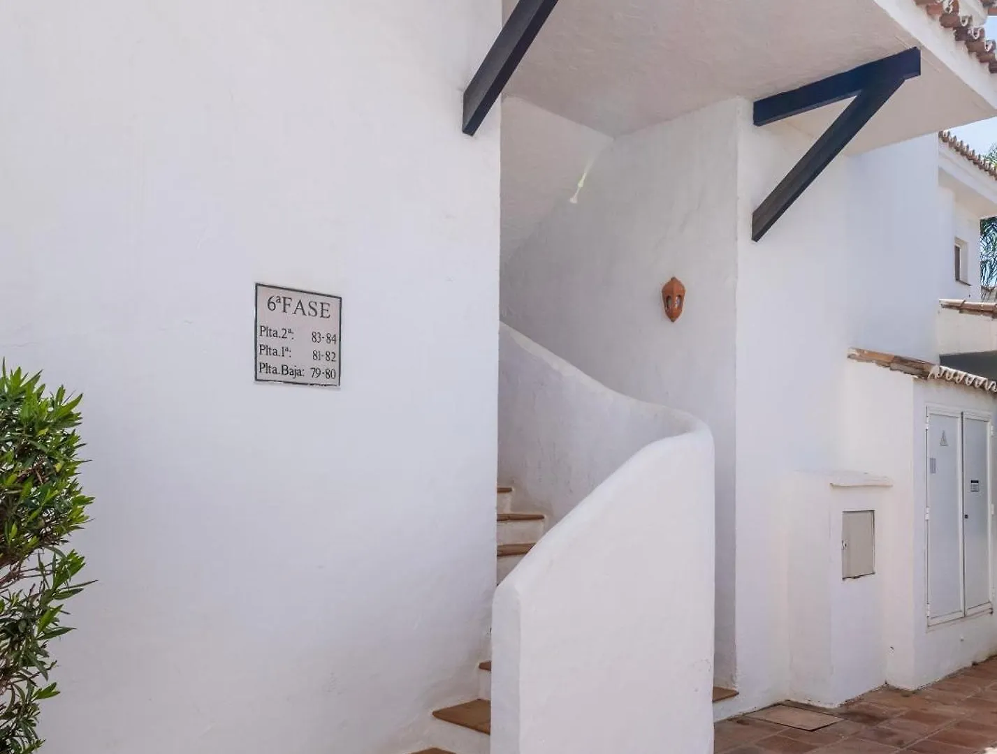 Apartamento Con Piscina. Los Naranjos De Marbella