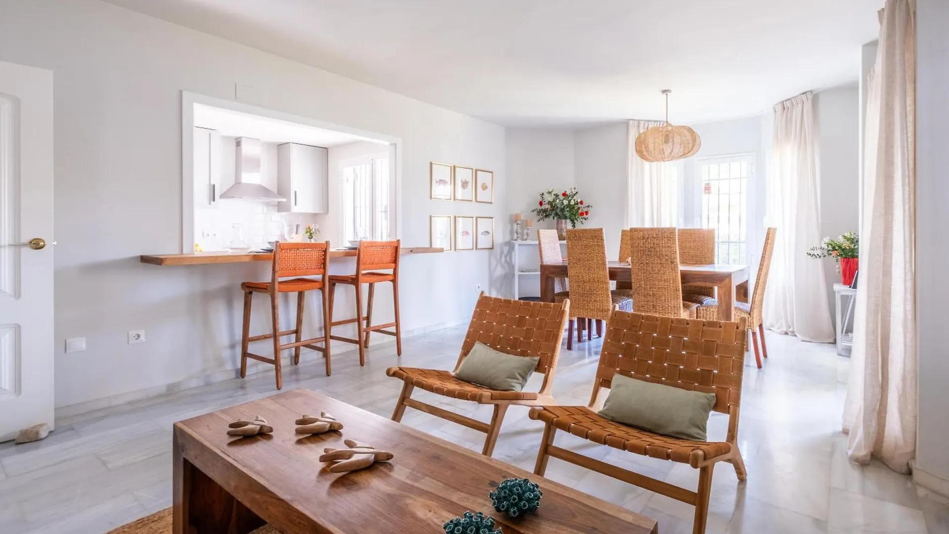 Apartamento Con Piscina. Los Naranjos De Marbella
