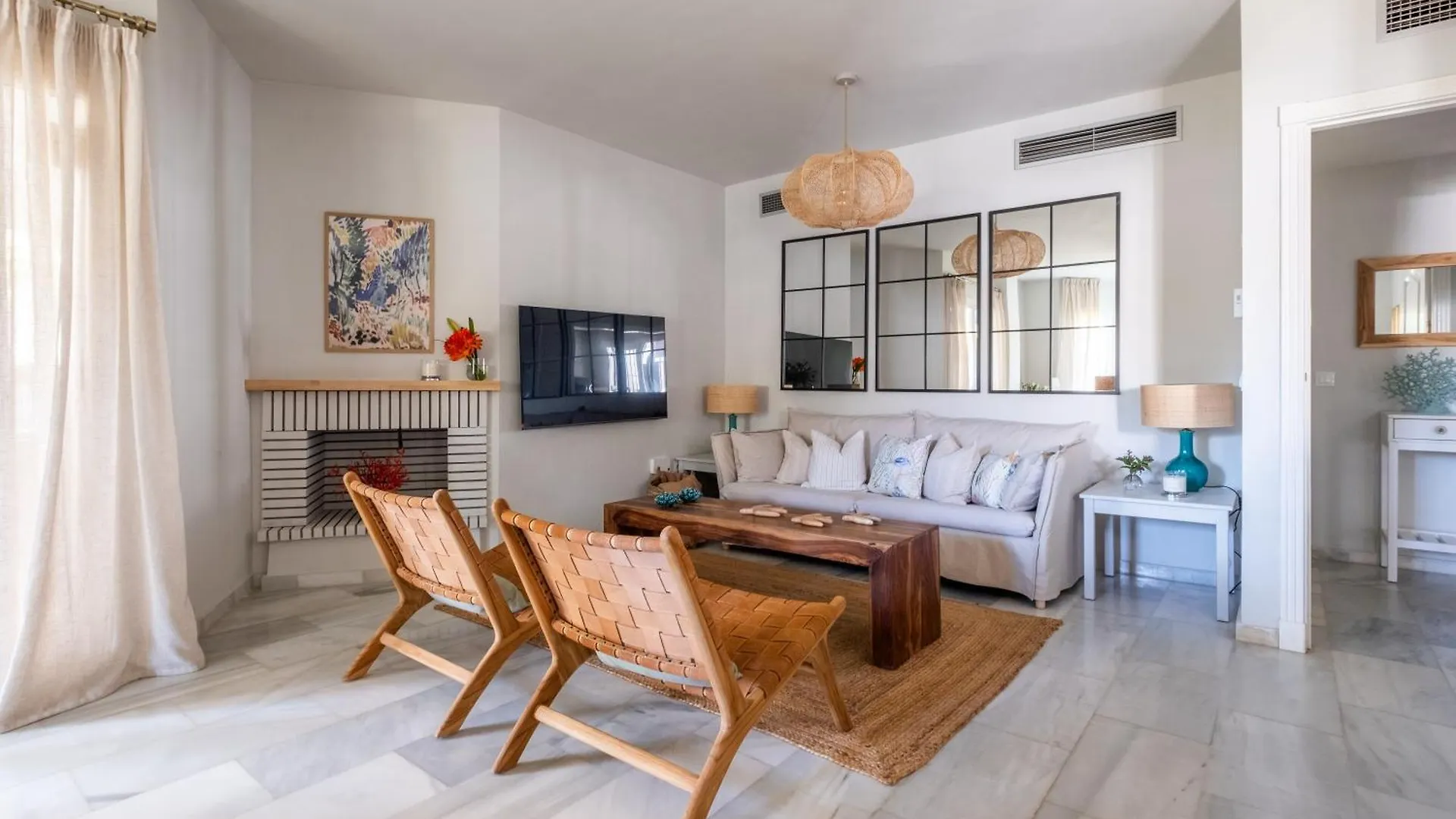 Apartamento Con Piscina. Los Naranjos De Marbella