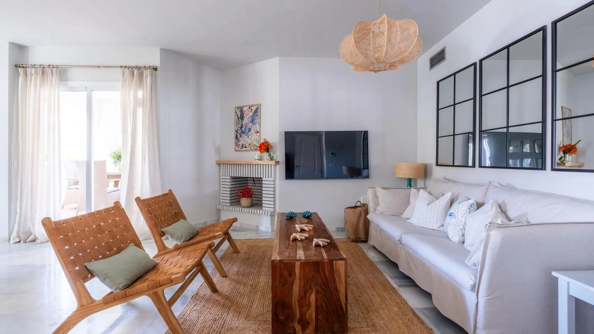 Apartamento Con Piscina. Los Naranjos De Marbella