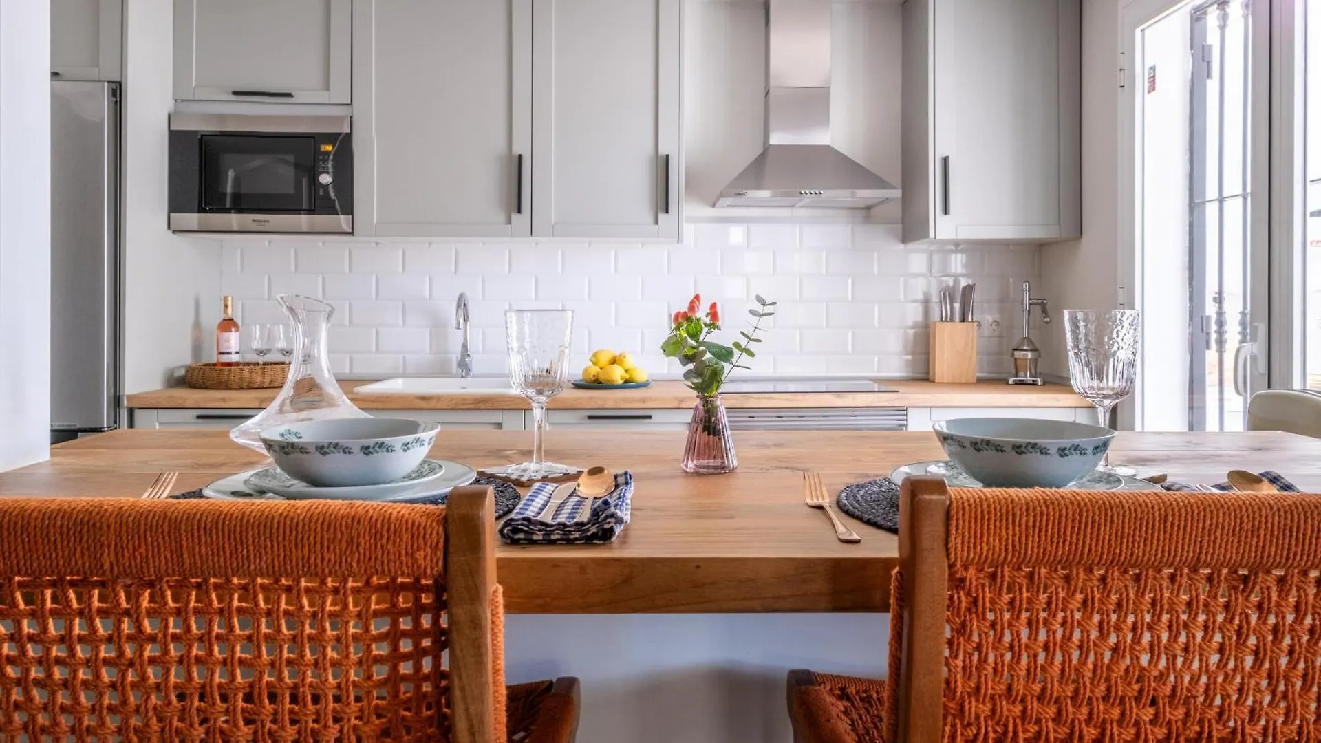 Apartamento Con Piscina. Los Naranjos De Marbella